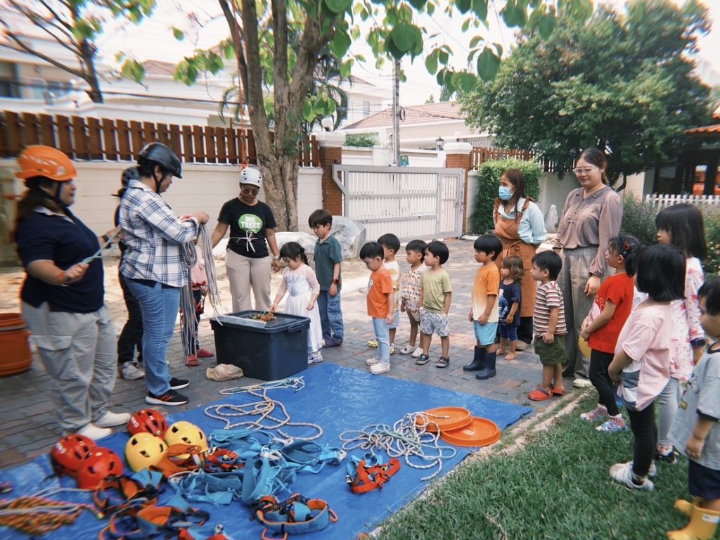 Holistic Learning for Elementary Students at Firefly Forest School

